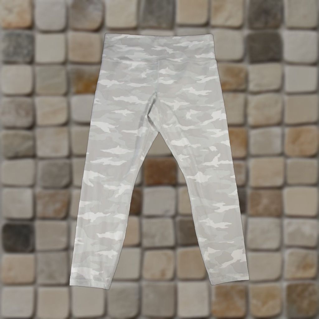 Athleta Athleta Leggings Womens L Gray Camouflage 7/8 Crop Athletic Activewear Gym & Training Running Yoga Womens Size 36" / US 14 / IT 50 - 1 Thumbnail