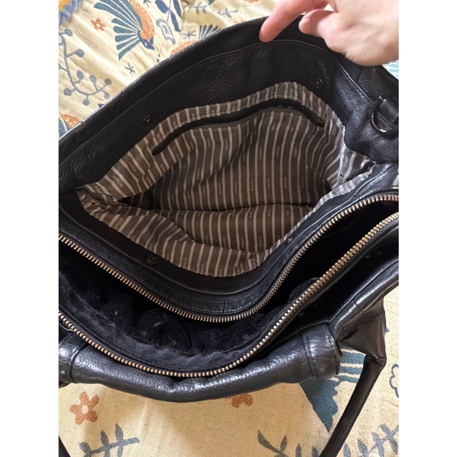 Vintage Mimco Shoulder Bag/Handbag Black Leather Over Shoulder Bag Large - PO#4476 - Women - Travel, Casual - Inner Pockets, Lined - Magnetic Zip Closure Size ONE SIZE - 5 Thumbnail