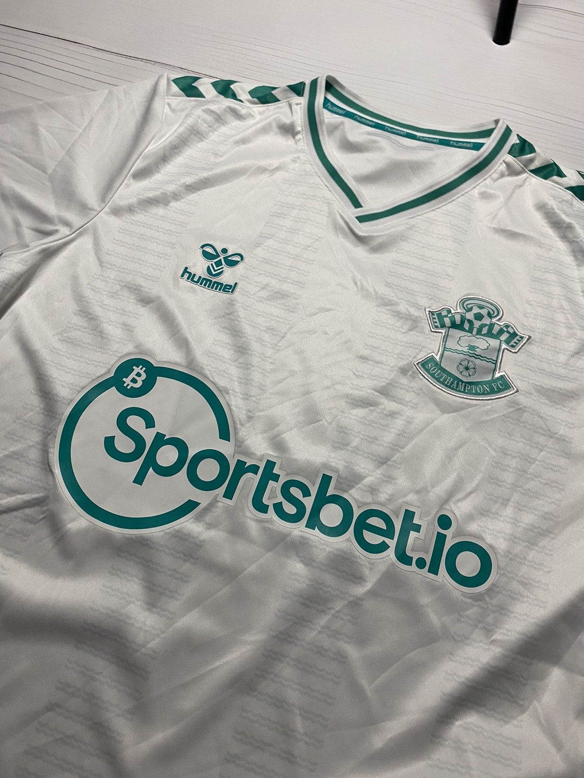 Vintage Hummel Southampton 2023/24 Away Football Shirt Soccer Jersey Size US M / EU 48-50 / 2 - 8 Thumbnail