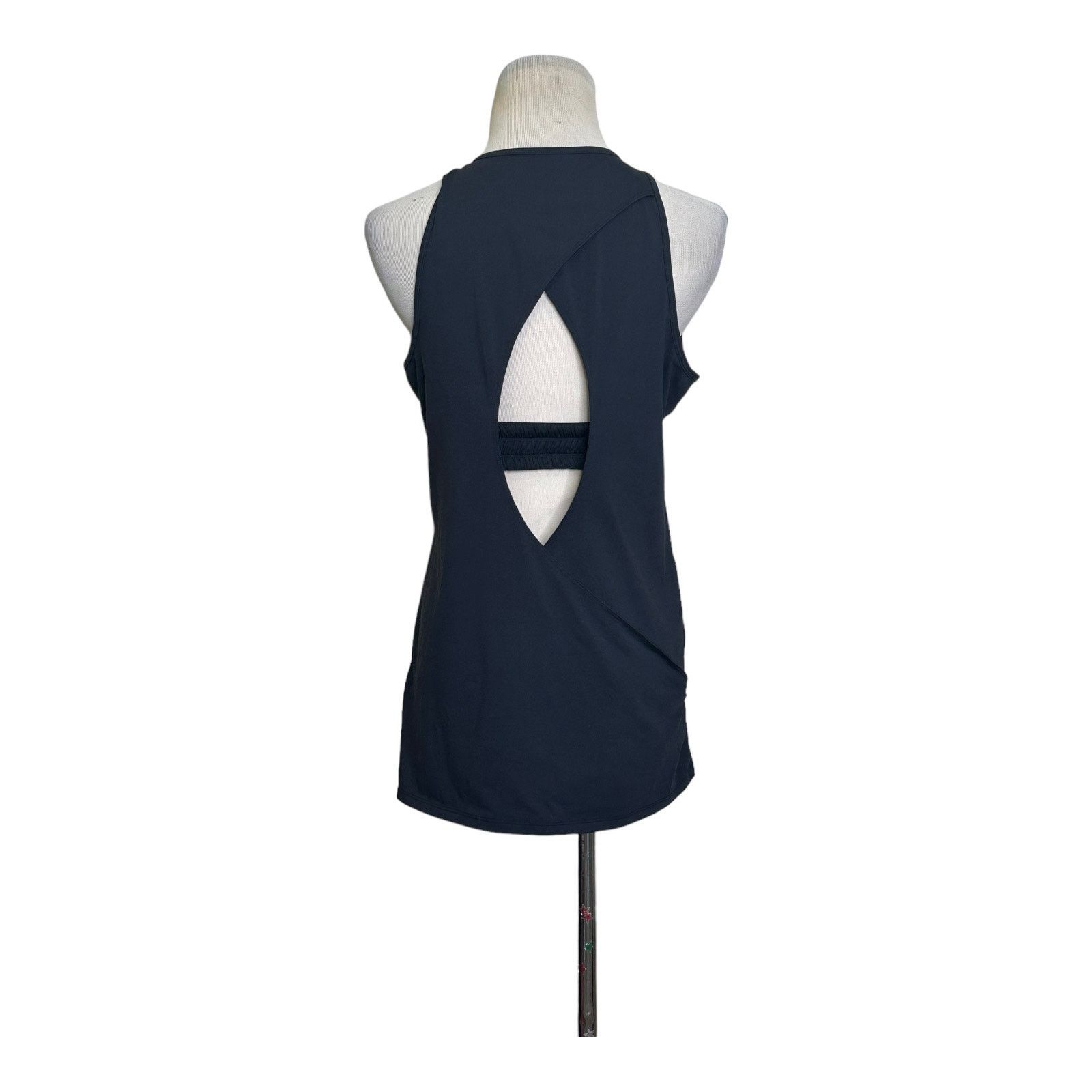 Fabletics Fabletics black open back build in bra athletic top size M Size M / US 6-8 / IT 42-44 - 2 Thumbnail