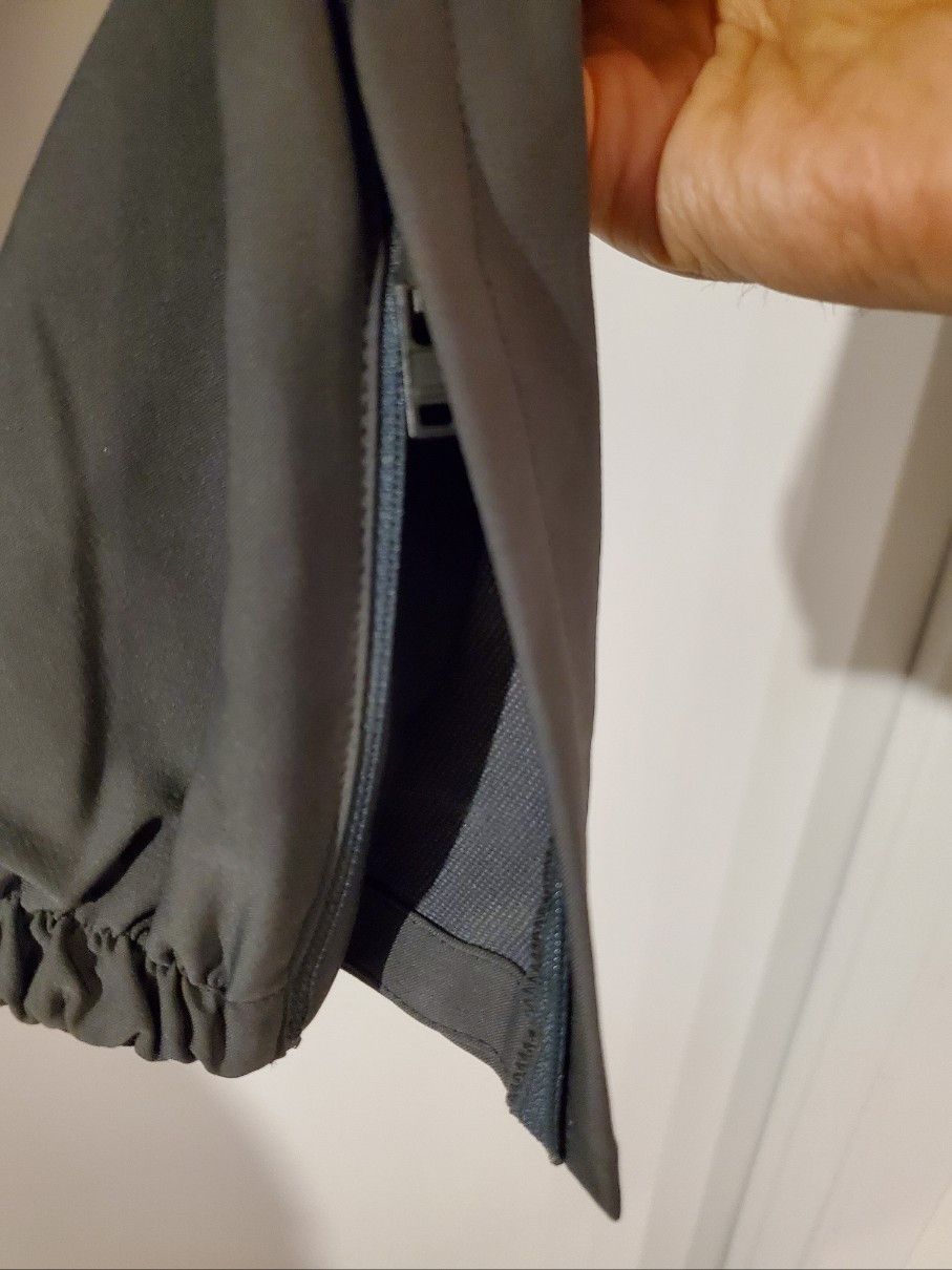 Theory Theory Tech Jogger Zipper Pants Sz. M Size US 32 / EU 48 - 3 Thumbnail