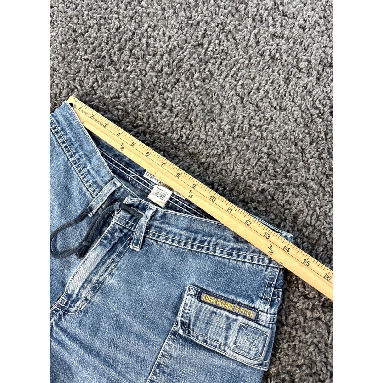 Abercrombie & Fitch VINTAGE Abercrombie Shorts Womens 28 Low Rise Light Wash Denim Cargo USA 28in Cotton Jeans Womens Size 28" / US 6 / IT 42 - 3 Thumbnail