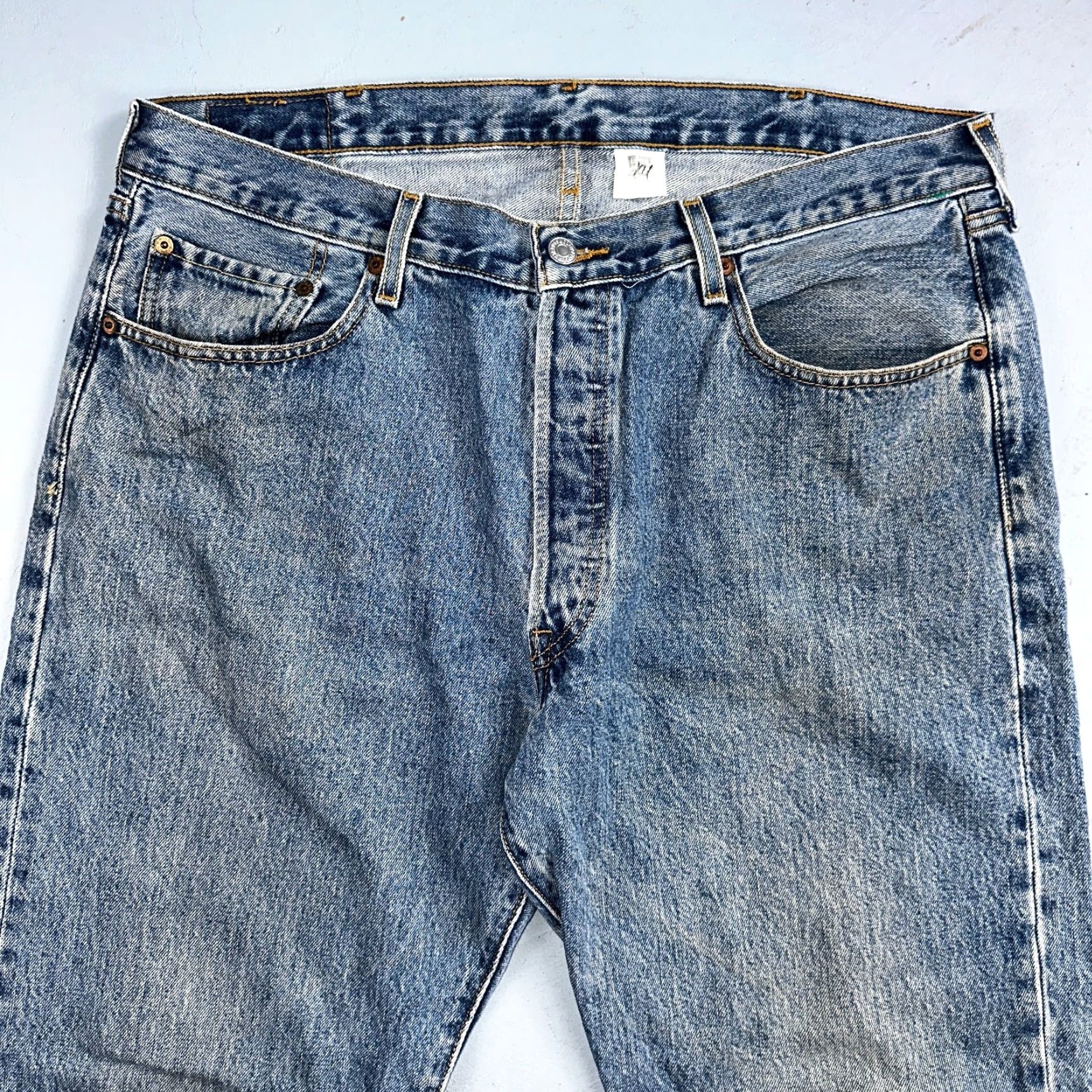 Levi's VINTAGE Levi's 501 Jeans Men Straight Leg 38x30 Light Wash 90s USA Fashion Size US 38 / EU 54 - 2 Thumbnail