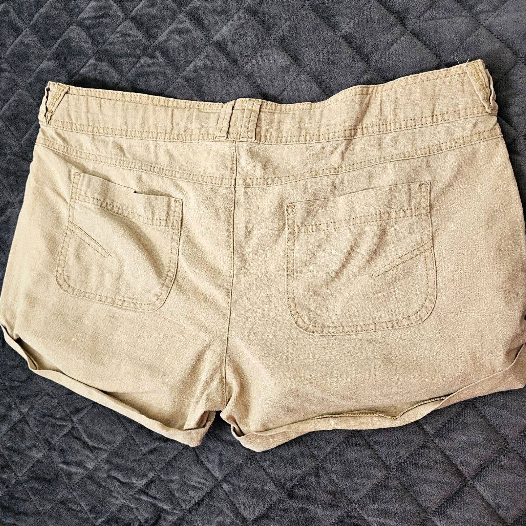 Route 66 Route 66 Women Linen Shorts Size 10 Beig e Casual Outdoor Beach Shorts Beige Women) Size 32" / US 10 / IT 46 - 7 Thumbnail