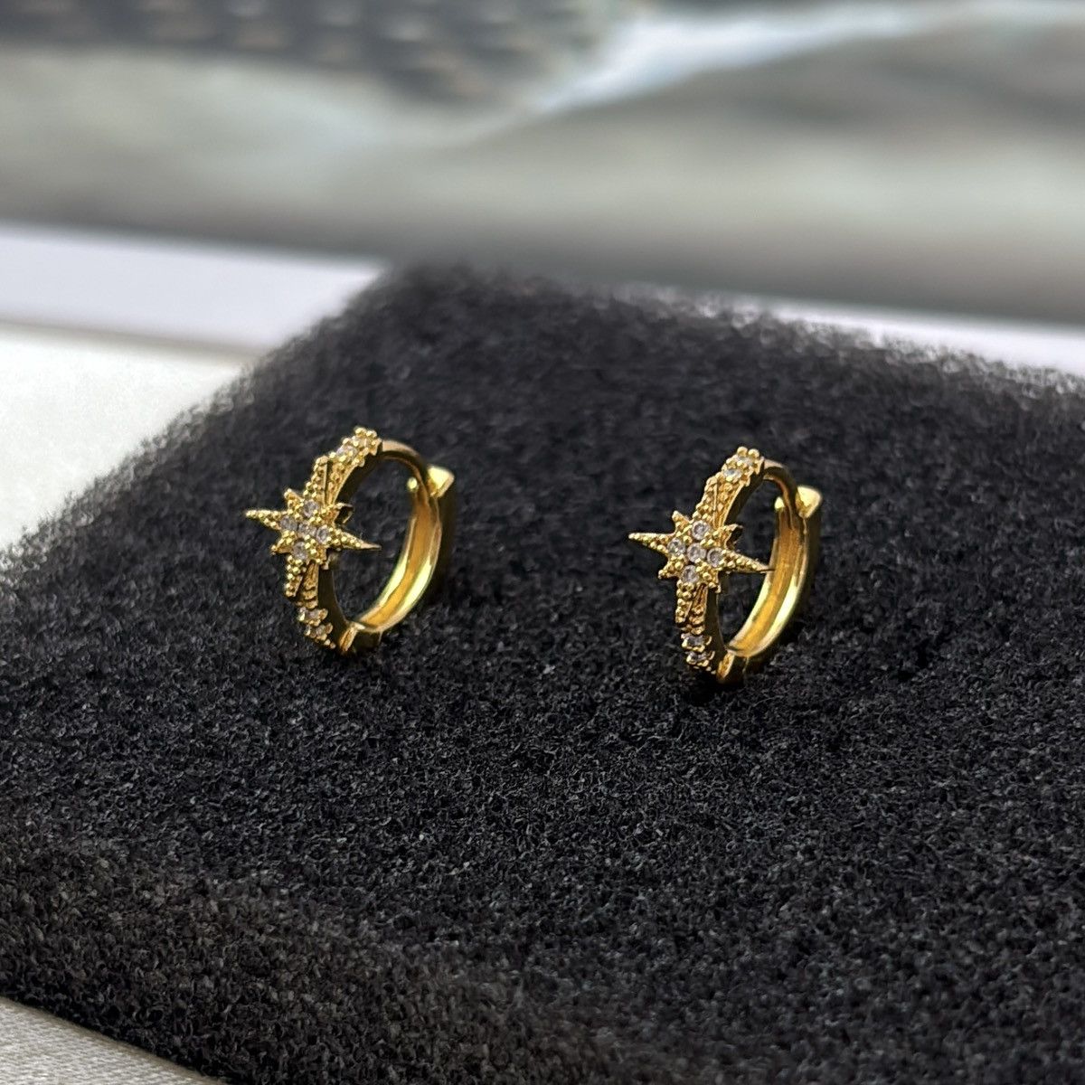 Other 13mm Small Star Gold Hoop Earrings for Men Women Size ONE SIZE - 4 Thumbnail