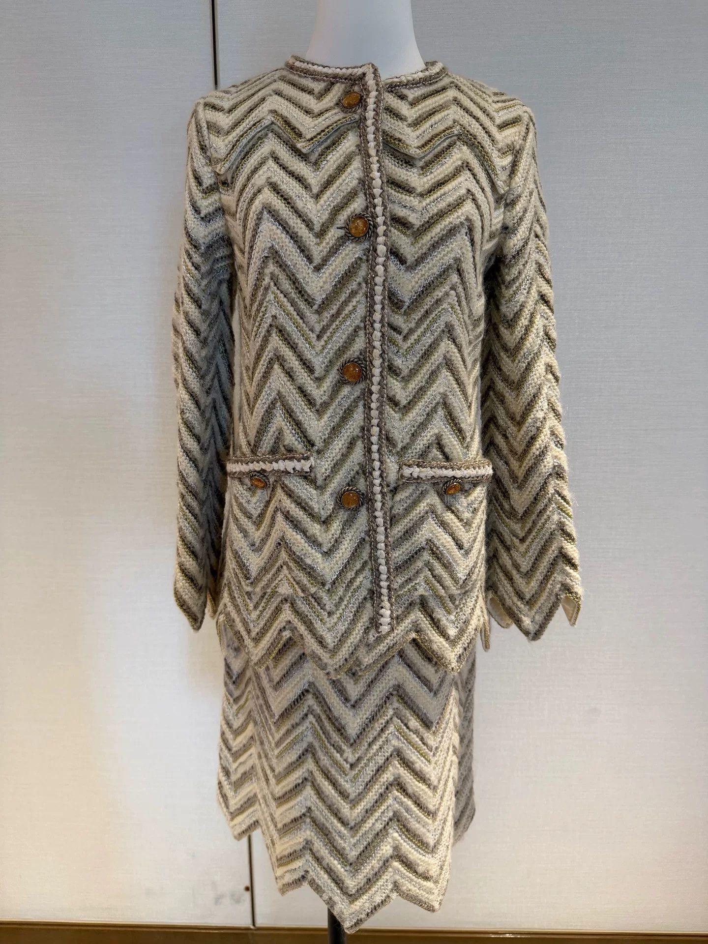 Chanel CHANEL 18 Pre-Fall Runway Jacket Size US XS / EU 42 / 0 - 1 Thumbnail