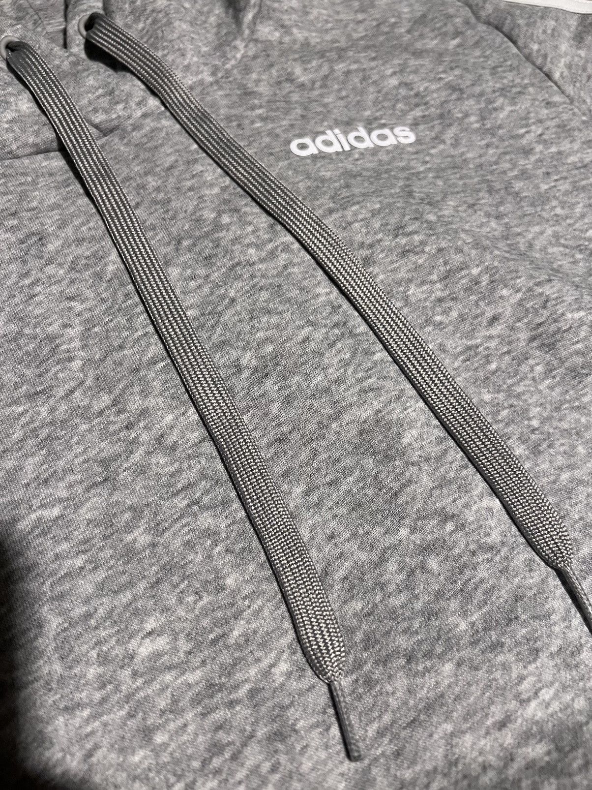 Adidas Adidas essentials fleece 3-stripes vegan pullover soft wash Size S / US 4 / IT 40 - 4 Thumbnail