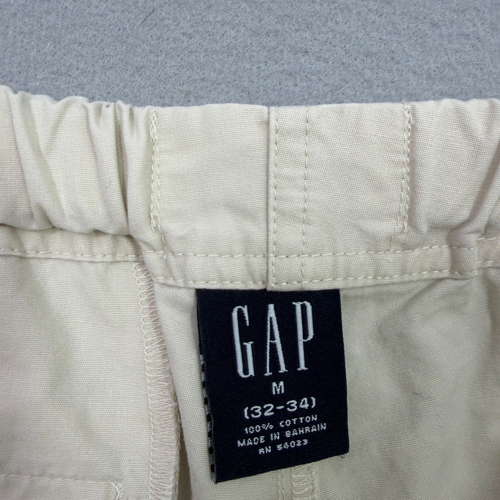Gap Gap Flat Front Khaki Chino Shorts Medium Beige 8" Inseam NEW Size US 34 / EU 50 - 6 Thumbnail