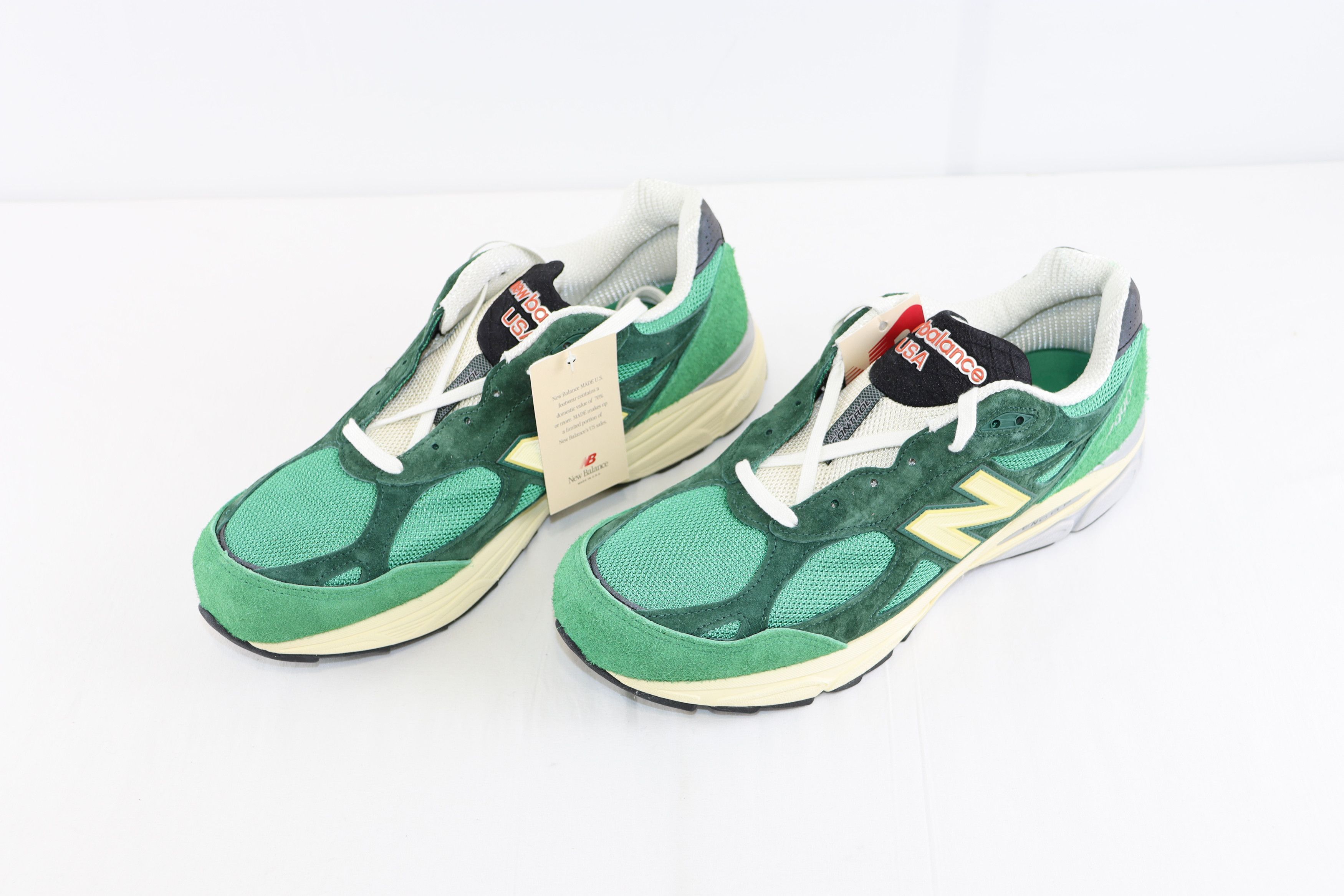New Balance o1rshd1 990 V3 sneakers in Green/Gold Size US 11.5 / EU 44-45 - 6 Thumbnail