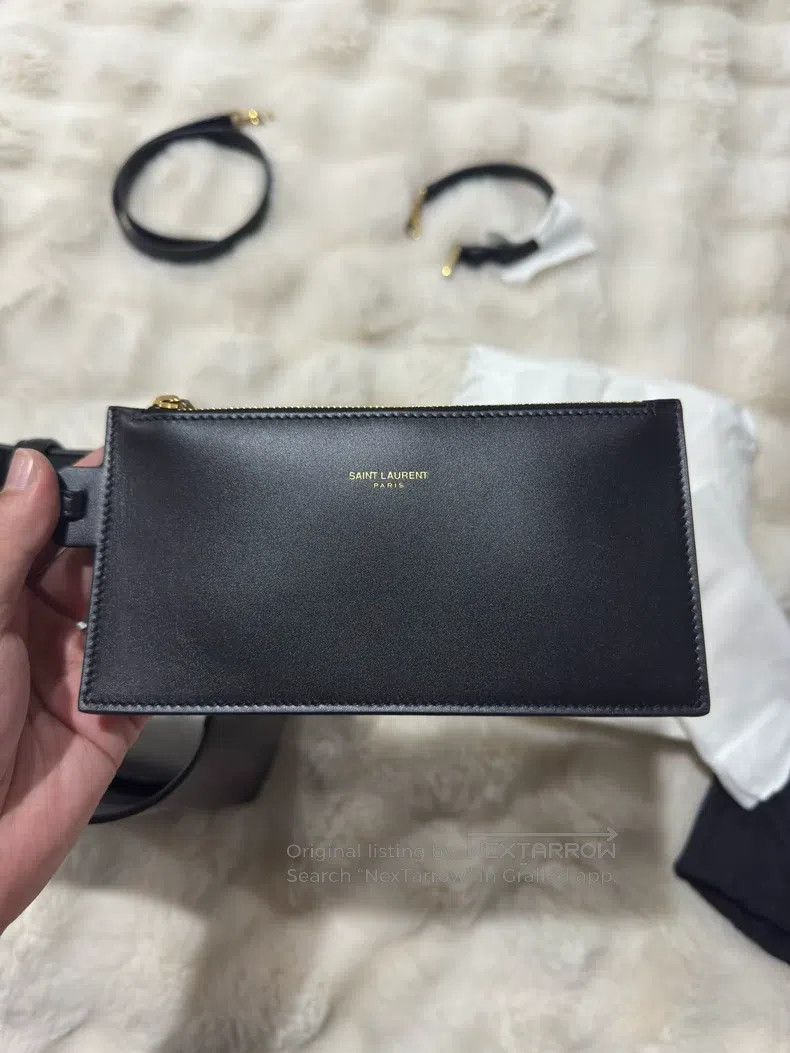 Saint Laurent Paris Saint Laurent Paris Black and Gold Cowhide Bucket Hobo Bag Size ONE SIZE - 7 Thumbnail