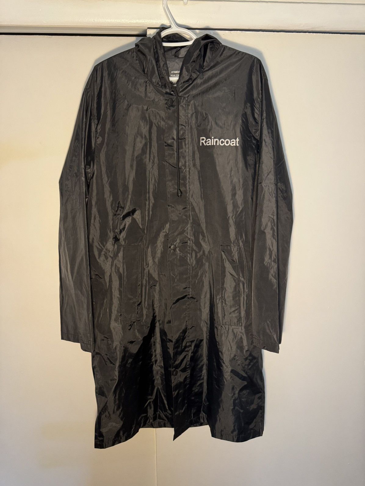 Vetements Official Fake Raincoat / made in slovenia Size US L / EU 52-54 / 3 - 2 Thumbnail