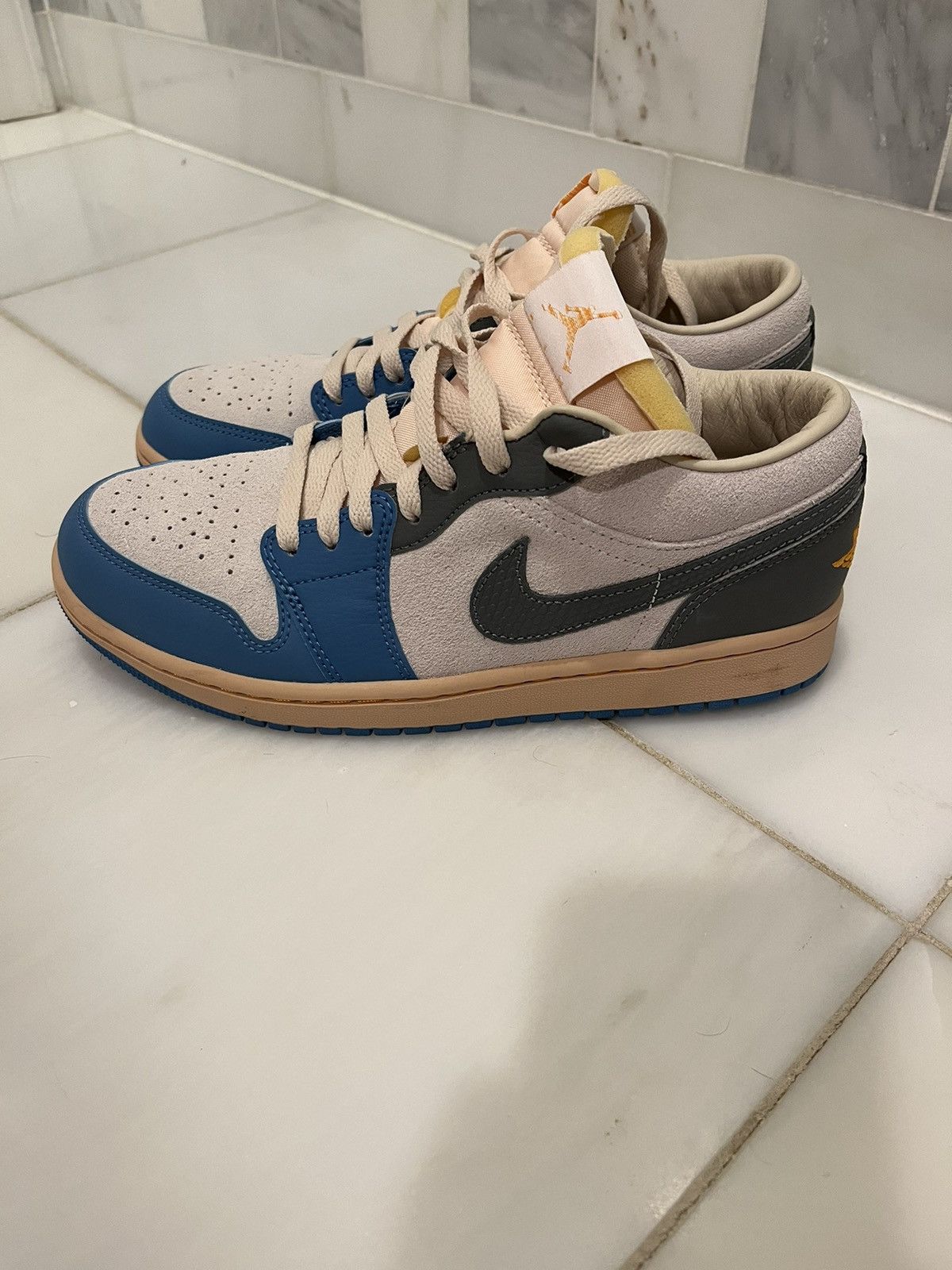 Nike Jordan 1 low SE Tokyo 96 Size US 8 / EU 41 - 2 Thumbnail