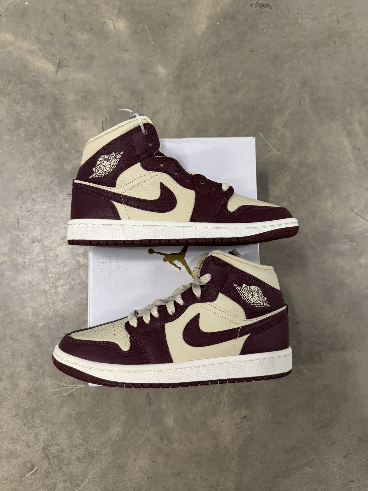Jordan Brand Jordan 1 Mid SE WMNS Split Beach Cherrywood Size 6.5W Size US 6.5 / IT 36.5 - 2 Thumbnail
