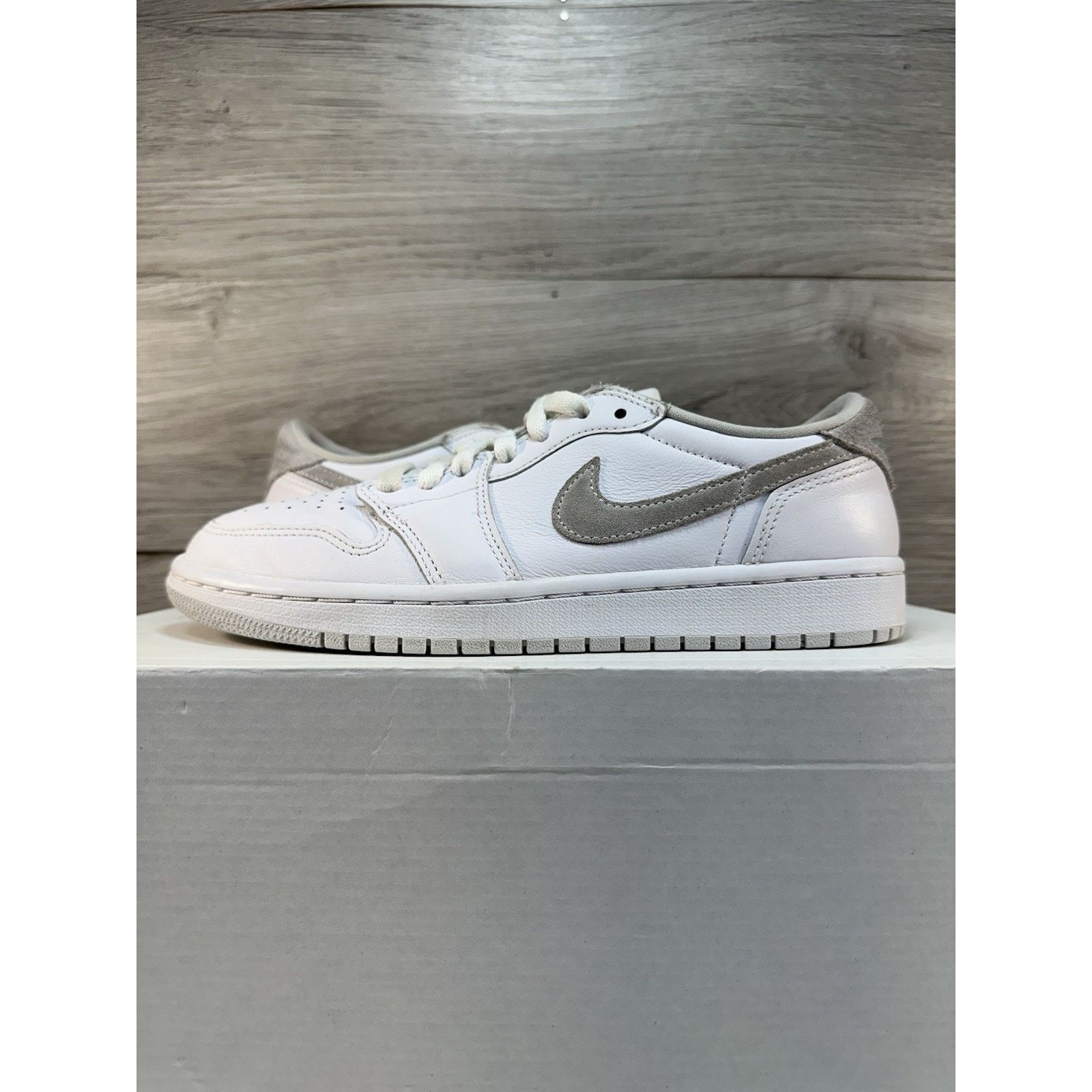 Jordan Brand Air Jordan 1 Retro OG Low Neutral Grey W - Size 9w/7.5m Size US 9 / IT 39 - 1 Thumbnail
