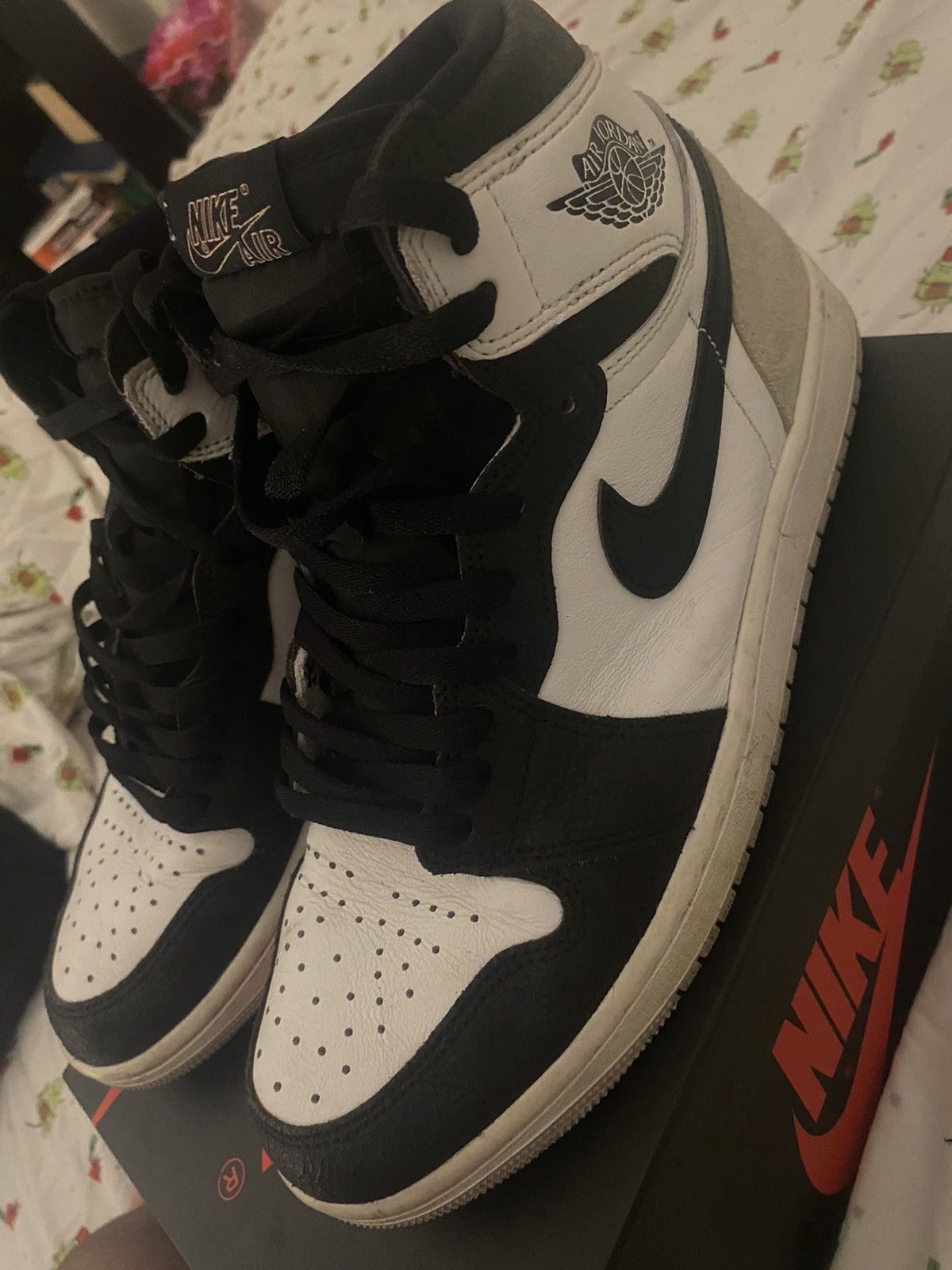 Jordan Brand Jordan 1 Retro High OG Bleached Coral Men's Size US 9.5 / EU 42-43 - 1 Thumbnail