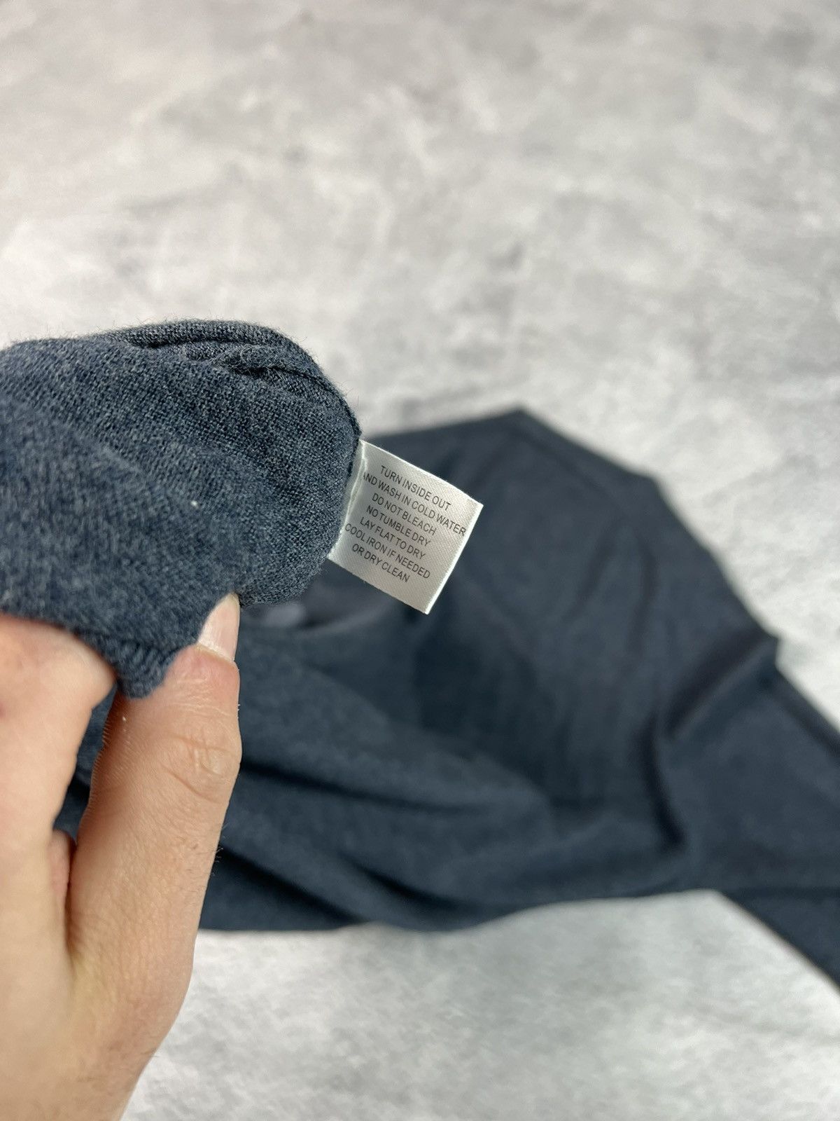 Designer × Suitsupply Suitsupply knit v neck jumper Size US XL / EU 56 / 4 - 11 Thumbnail
