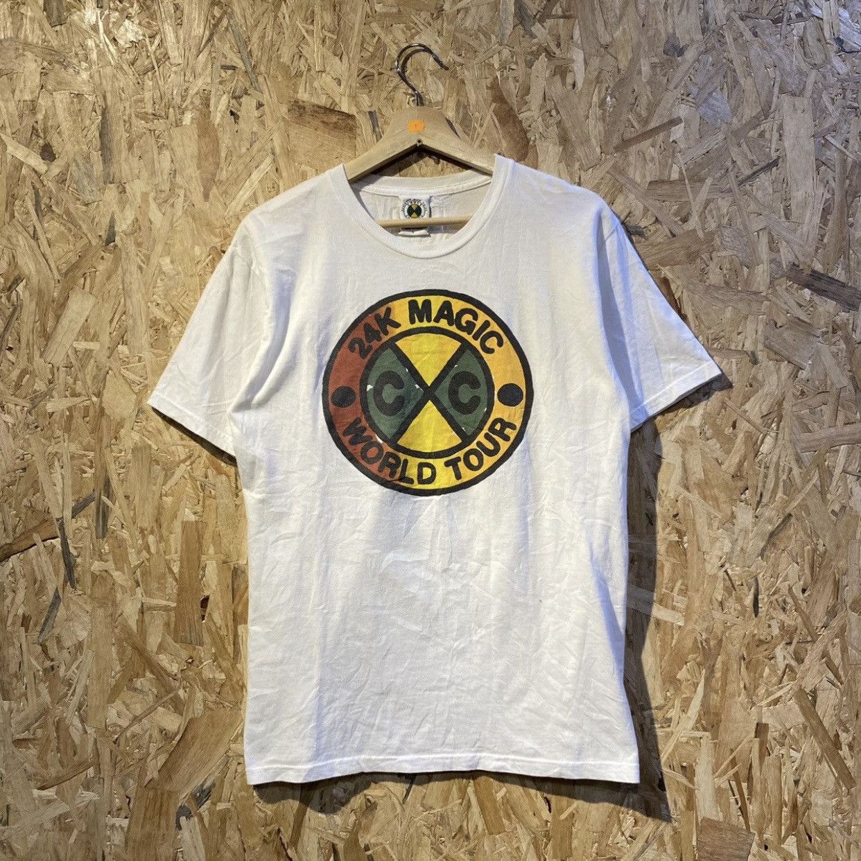 Band Tees × Cross Colours × Vintage 24K Magic World Tour 2018 By Cross Colours T-Shirt Medium Size US L / EU 52-54 / 3 - 1 Thumbnail