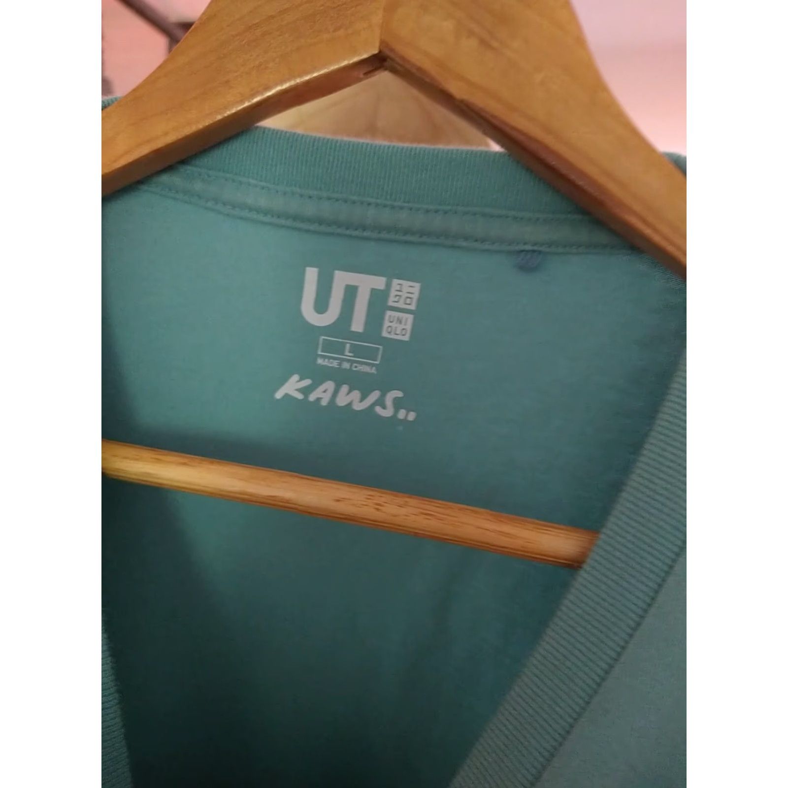 Uniqlo VINTAGE Uniqlo KAWS T-shirt L Blue Monster Men Size L Blue Monster Size US L / EU 52-54 / 3 - 2 Thumbnail