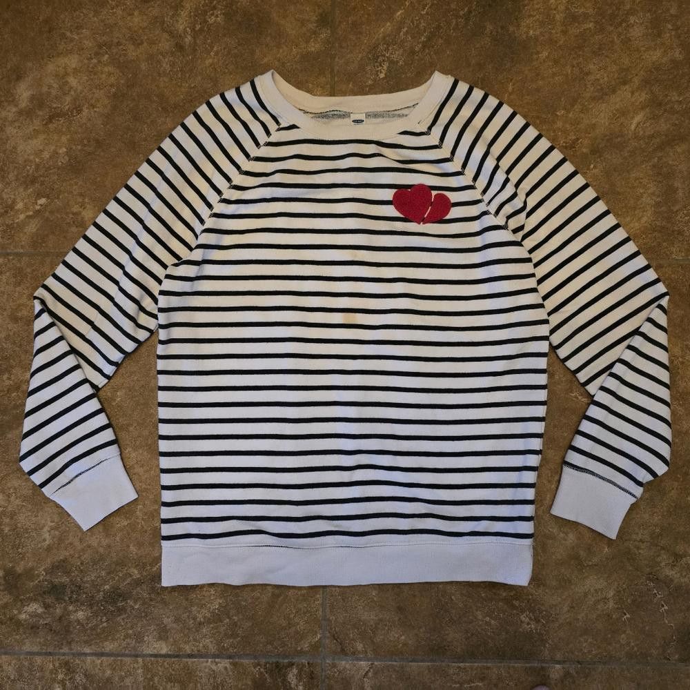 Old Navy White Black Heart ON Sweater Long Sleeve Size M / US 6-8 / IT 42-44 - 1 Thumbnail