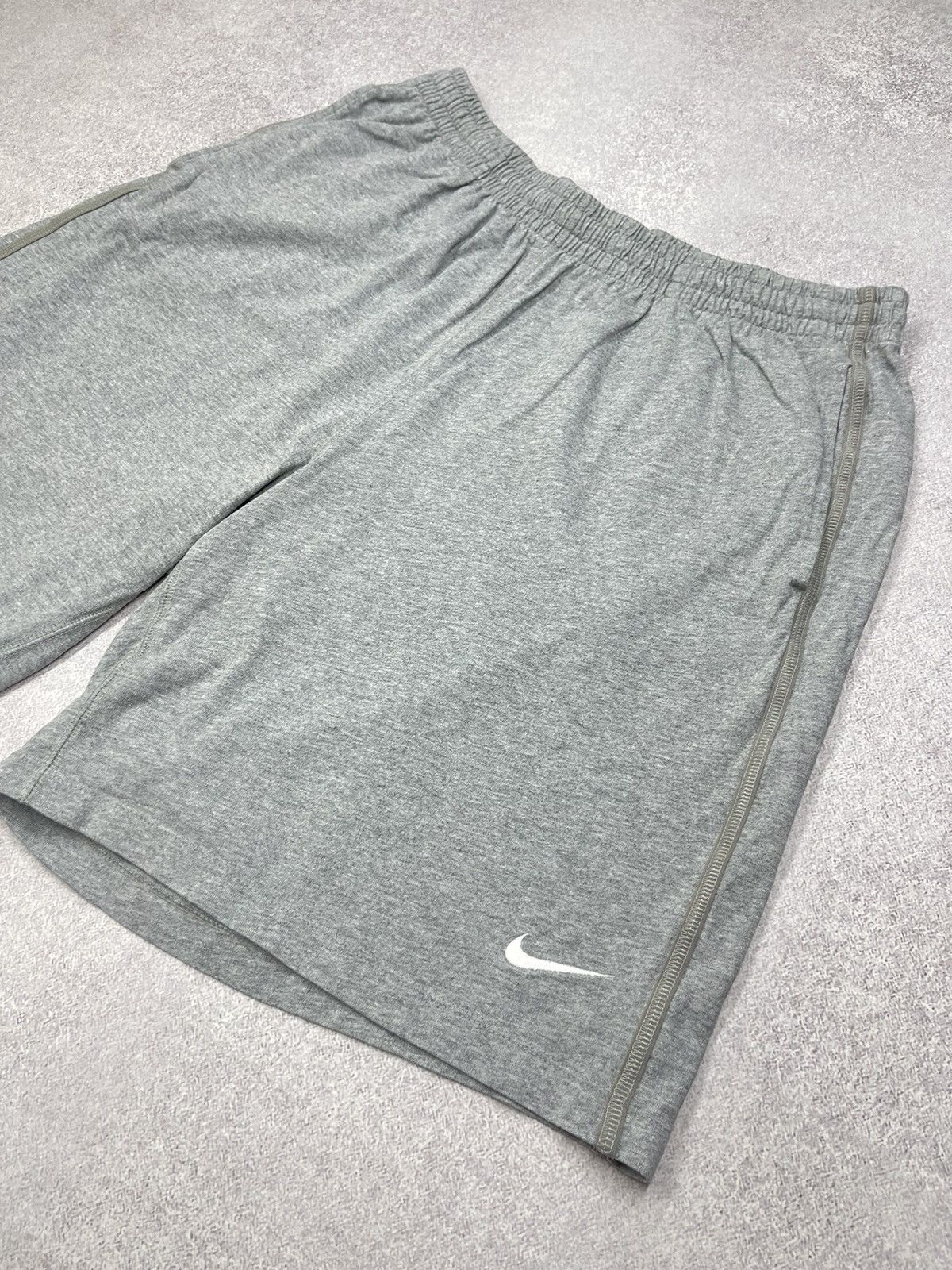 Nike Vintage Nike Basic Grey Shorts Swoosh Drill Y2K ACG TN Size US 38 / EU 54 - 3 Thumbnail