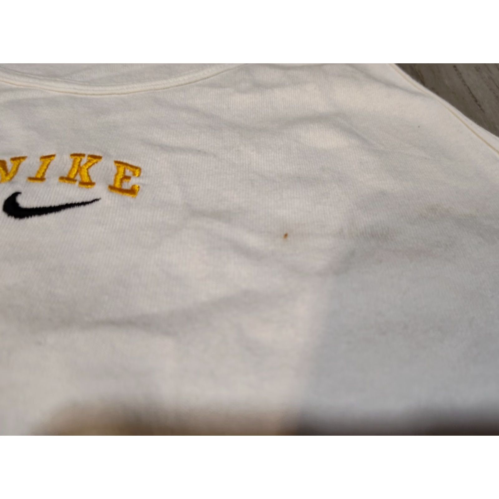Nike VINTAGE Nike T-Shirt Center Swoosh Tank Unisex Adults L White 90s USA Made Mens Womens Size L / US 10 / IT 46 - 6 Thumbnail