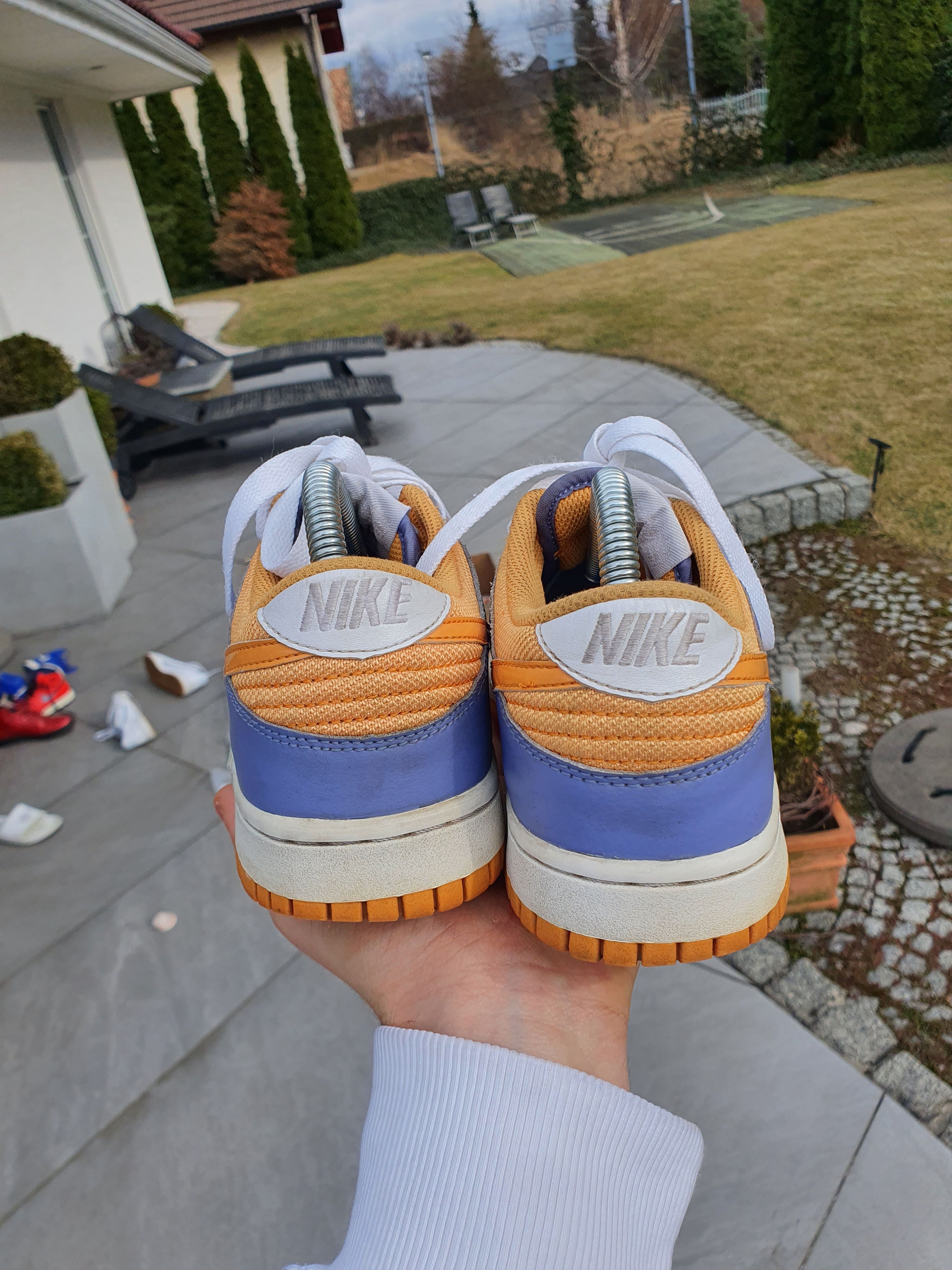 Nike 2008 Vintage Nike Dunk Low LA LAKERS Size US 6 / EU 39 - 4 Thumbnail
