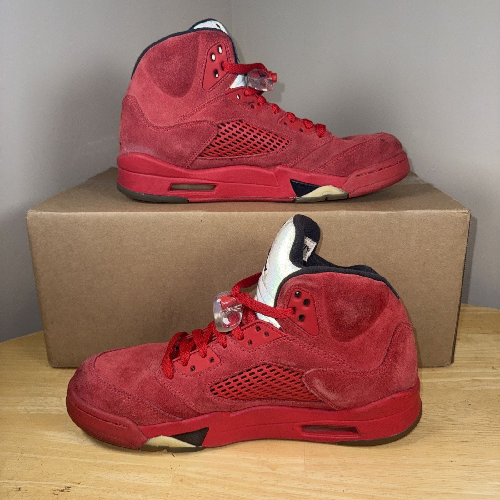 Jordan Brand Size 9.5 - Air Jordan 5 Retro Red Suede Pre-Owned No Box Size US 9.5 / EU 42-43 - 3 Thumbnail