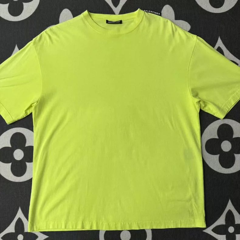 Balenciaga Balenciaga Fluorescent green short sleeve Size US S / EU 44-46 / 1 - 1 Thumbnail