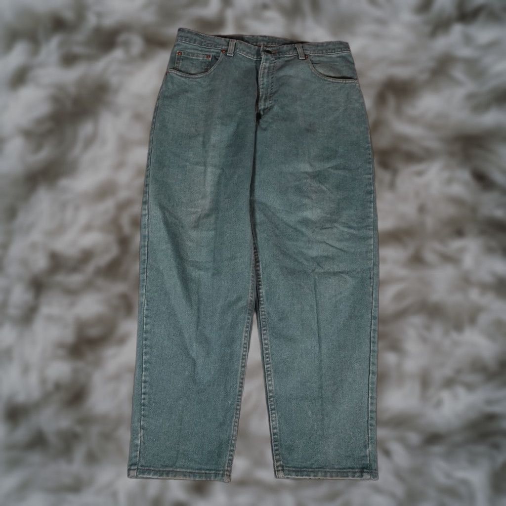 Levi's VINTAGE Levi's 560 Jeans Mens 35 Relaxed Tapered Fit 29 Inseam Blue Denim 90s Size US 35 - 1 Thumbnail