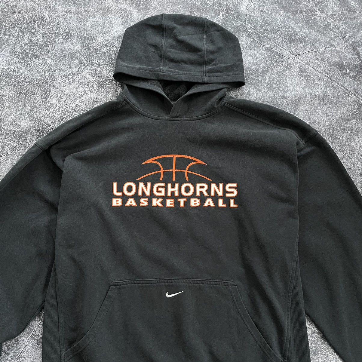 Nike Vintage Nike Texas Longhorns Basketball Hoodie Black Men’s Size US L / EU 52-54 / 3 - 2 Thumbnail