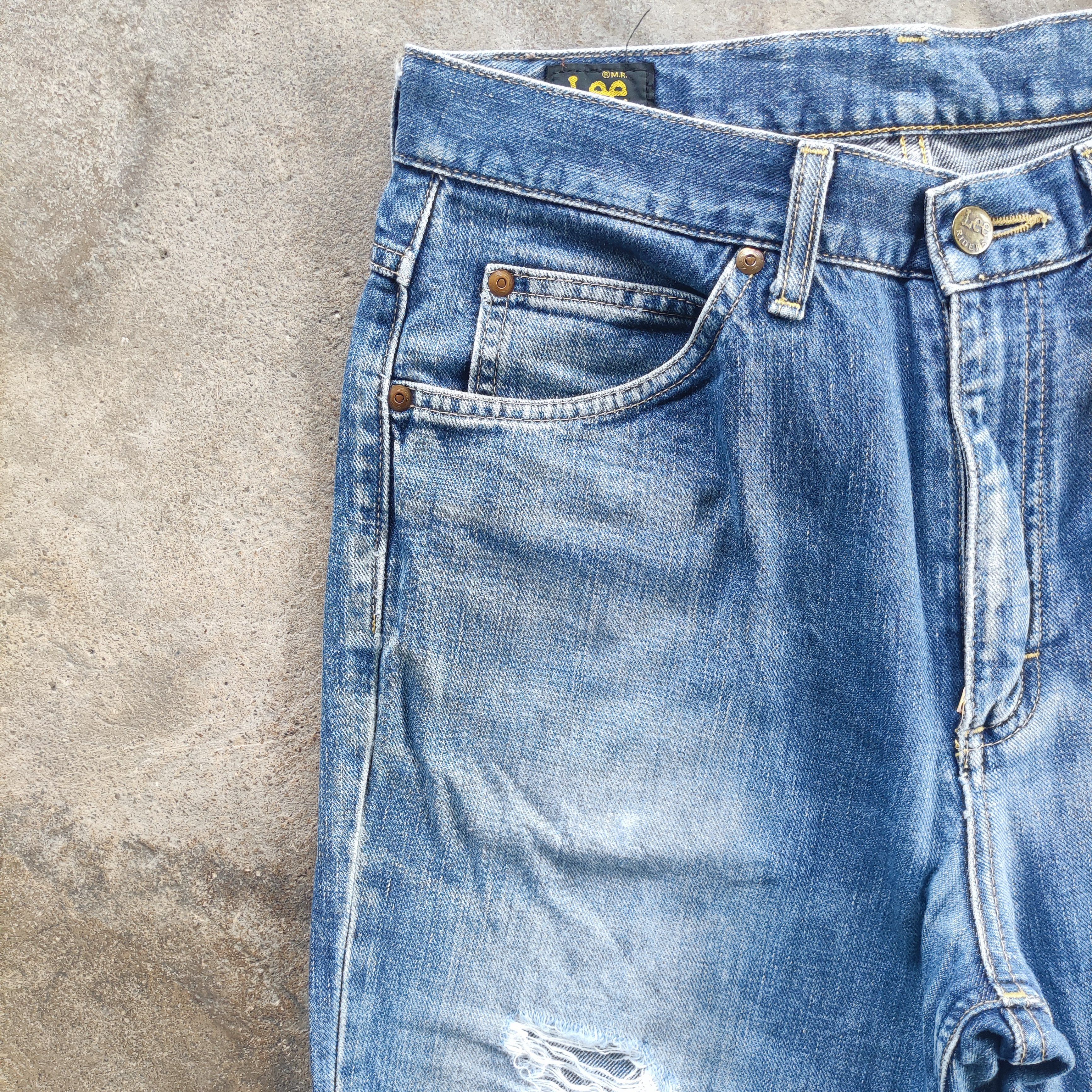Vintage Lee Brand Straight Cut Jeans Faded Distressed Pants