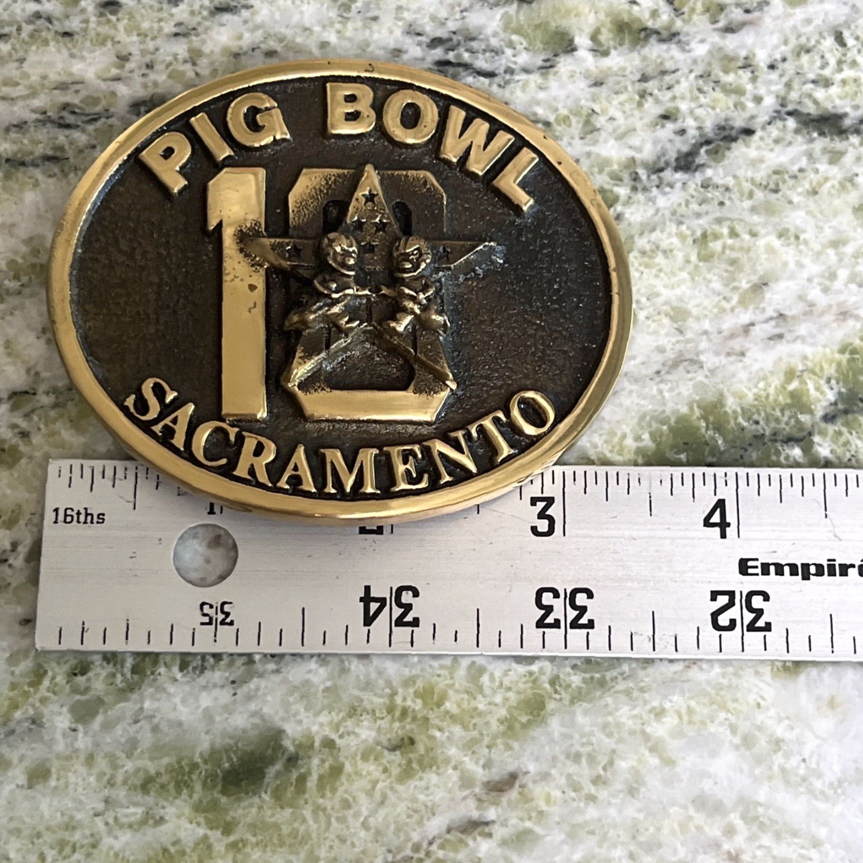 Vintage VINTAGE 1983 Pig Bowl Buckle Sacramento Police Sheriff Numbered Certificate Leather Bag Belt Buckle Men Gold Brass Certificate 1.5 in Fits 1.5 in BB Size ONE SIZE - 6 Thumbnail