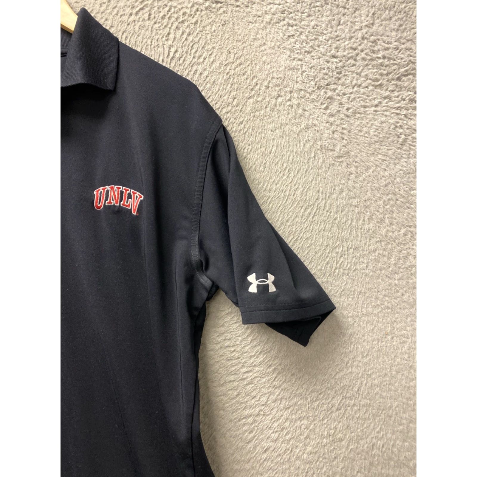 Under Armour Under Armour Black Embroidered UNLV Rebels Poly Golf Polo Shirt Medium M /156-4 Size US M / EU 48-50 / 2 - 3 Thumbnail
