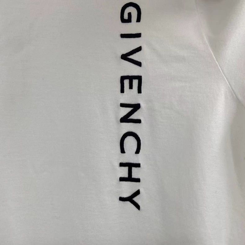 Givenchy Givenchy Vertical Embroidered Letter Short Sleeve Size US XS / EU 42 / 0 - 5 Thumbnail