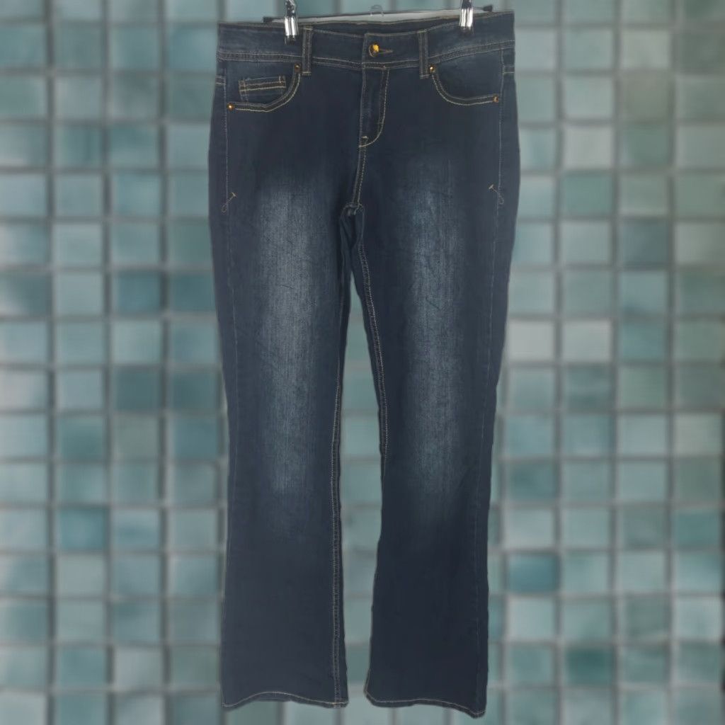 Jordache Jordache Women's Bootcut Jeans Size 4 Blue Denim Low Rise 32x32 Regular Fit Size 27" / US 4 / IT 40 - 1 Thumbnail
