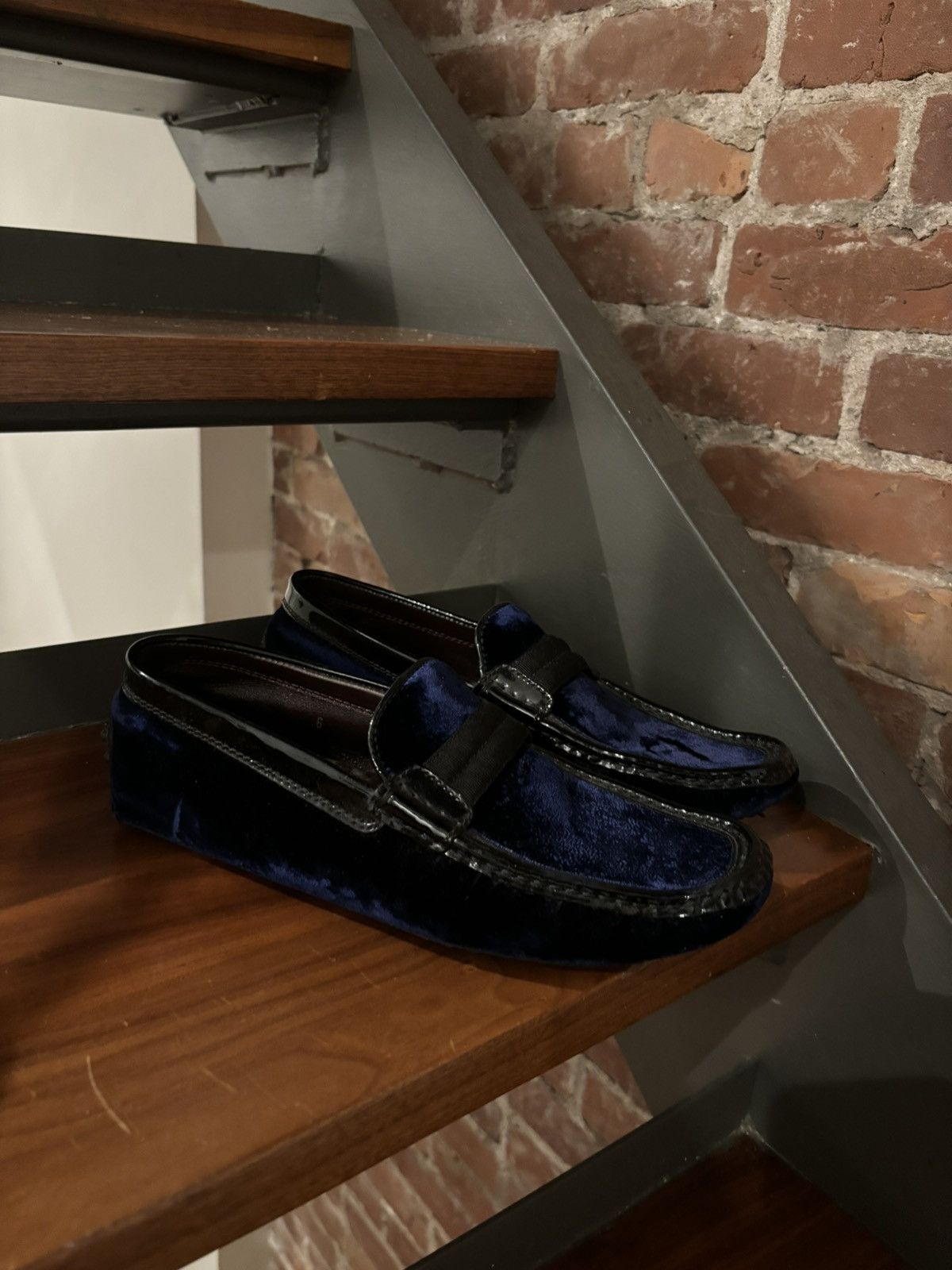Tod's Tod’s Gommino velvet flats Size US 6 / EU 39 - 2 Thumbnail