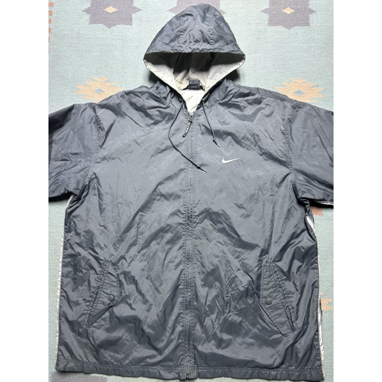Nike Vintage Nike Hooded Jacket XL Gray Windbreaker Lined Spell Out Swoosh User: Vintage Nike Hooded Jacket XL Gray Windbreaker Lined Spell Out Swoosh Size US XL / EU 56 / 4 - 2 Thumbnail