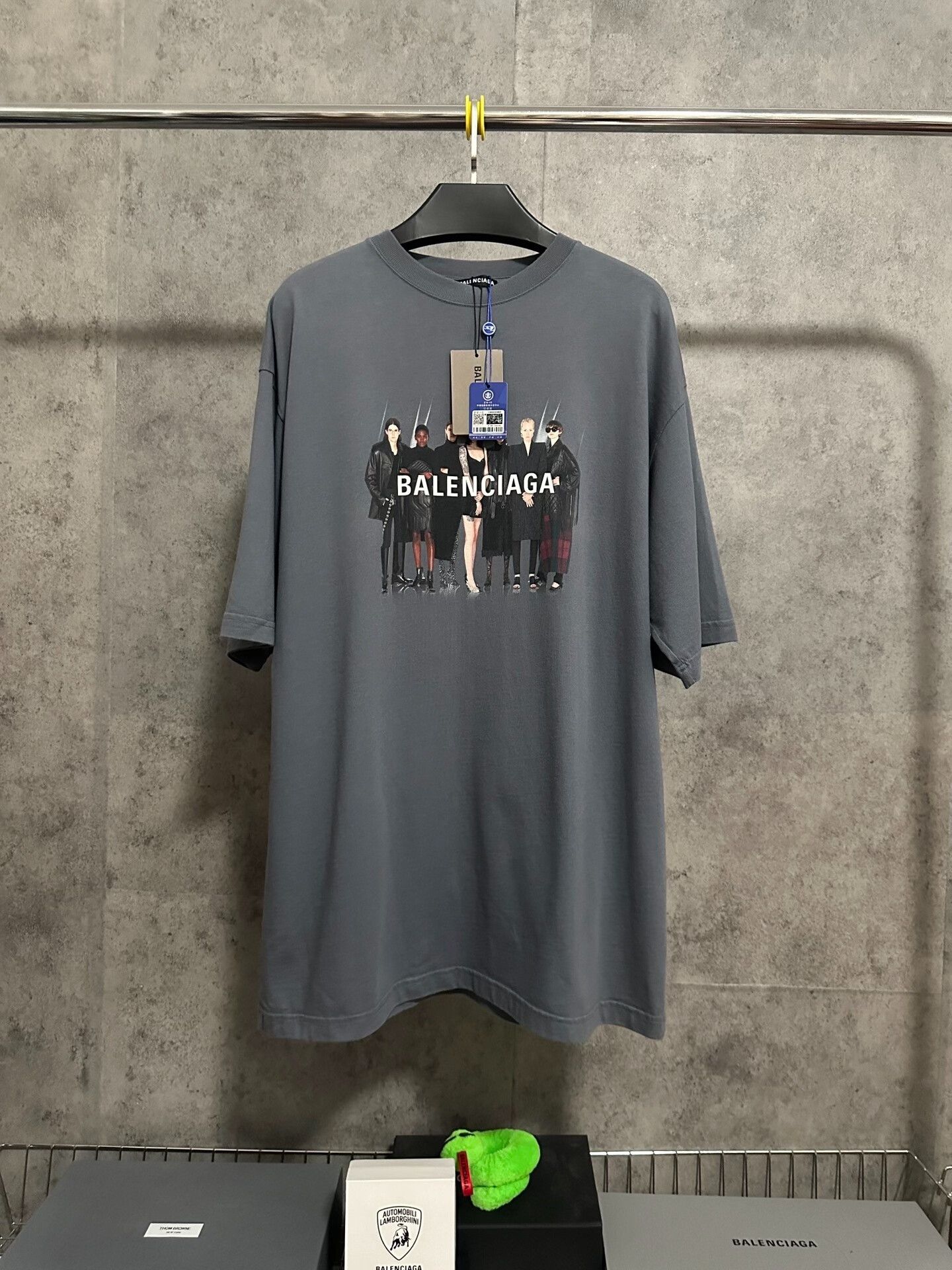 Balenciaga Balenciaga Portrait Band Print Short Sleeve T-shirt Size US M / EU 48-50 / 2 - 1 Thumbnail