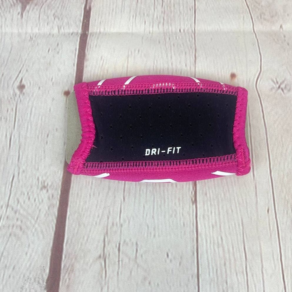 Nike Nike Unisex Football Chin Shield 3.0 Color Vivid Pink/White Size ONE SIZE - 4 Thumbnail