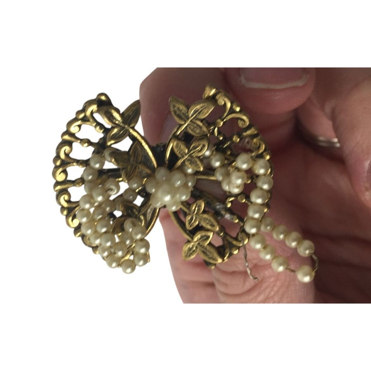 Other Women's Vintage White Beaded Gold Tone Pins with Floral Leaf Size ONE SIZE - 3 Thumbnail