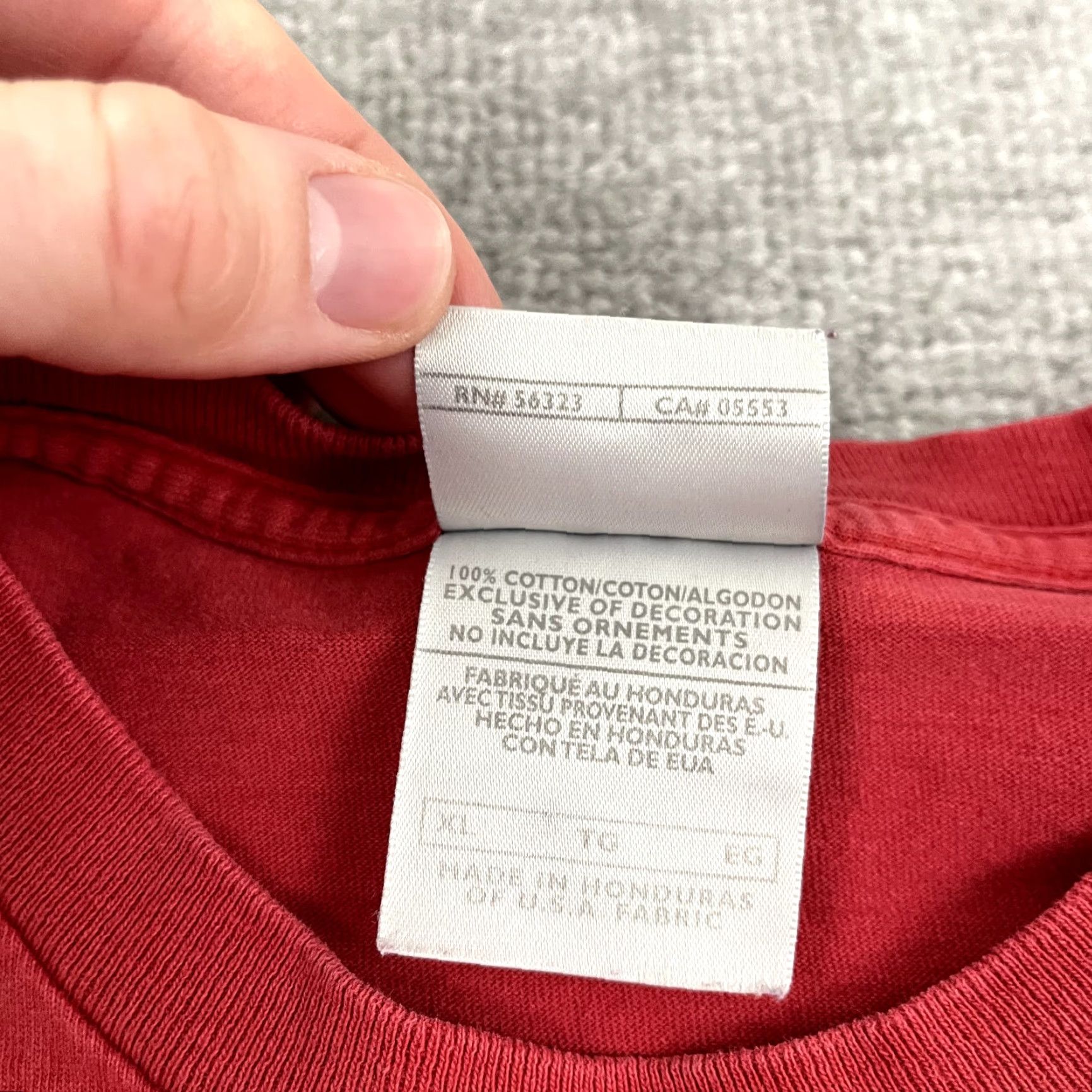 Nike VINTAGE Nike Shirt Mens XL Red Graphic Swoosh Check Tee Gray Tag Skate Retro Y2K Size US XL / EU 56 / 4 - 4 Thumbnail