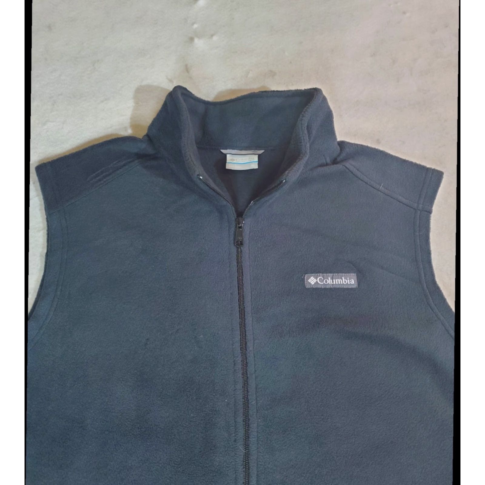 X-LARGE COLUMBIA Signature Fleece Vest -Dark Gray Zip-Up Mens XL Vest, Gray, Solid, Classic, Pockets, Stand-Up Collor, Outerwear, 90s Theme, Hiking? Size US XL / EU 56 / 4 - 2 Thumbnail