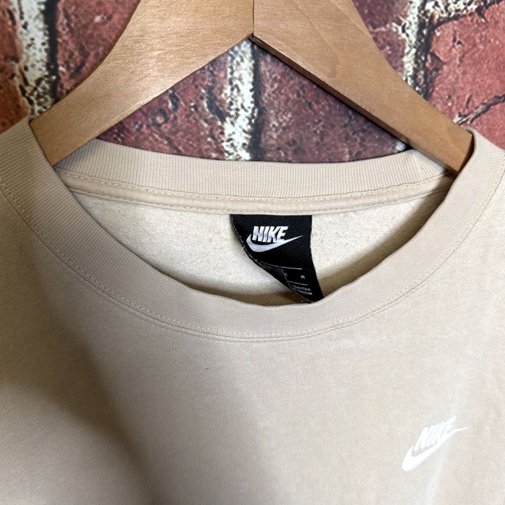 Nike Nike Club Fleece Crewneck Sweatshirt Women M Beige CX2523-140 Pullover Regular Fit Size M / US 6-8 / IT 42-44 - 2 Thumbnail