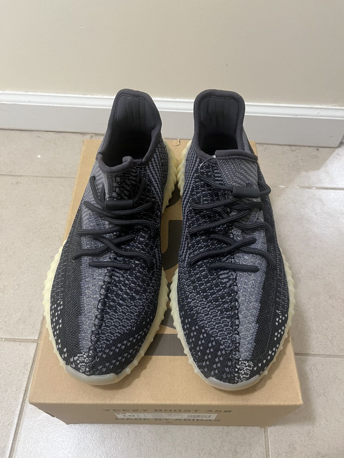 Adidas × Kanye West Adidas Yeezy Boost 350 V2 “Carbon” Sz 10.5us Size US 10.5 / EU 43-44 - 3 Thumbnail