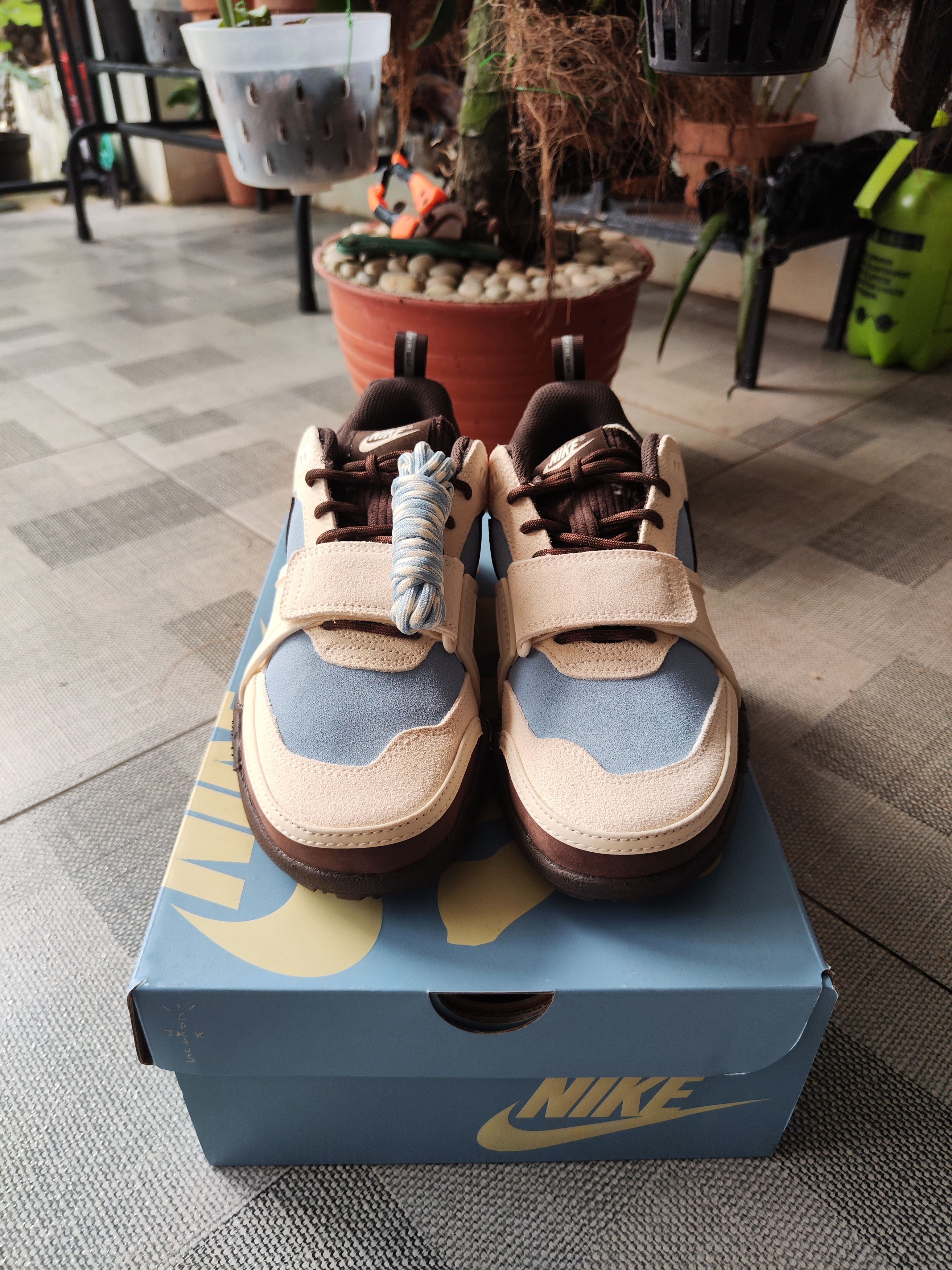 Nike × Travis Scott Nike Travis Scott Zoom Field Jaxx Leche Blue Size US 7 / EU 40 - 3 Thumbnail