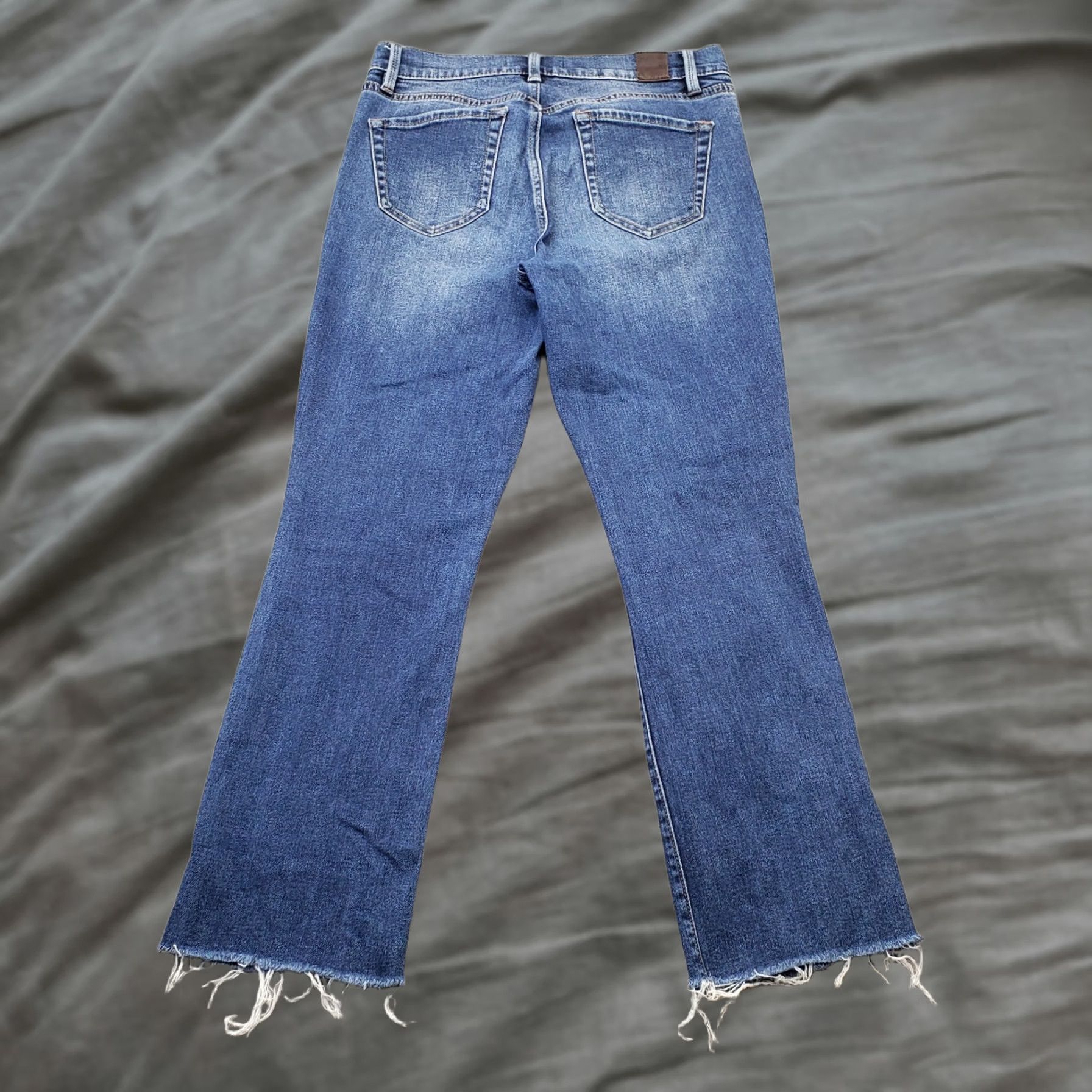 Vintage LEVEL 99 Womens Bootcut Jeans 28 Blue Denim Ripped High Rise Frayed Hem DC2E08 Jeans Womens Size 28 Blue Denim Distressed 5-Pocket Regular Mens Girls Size 28" / US 6 / IT 42 - 1 Thumbnail