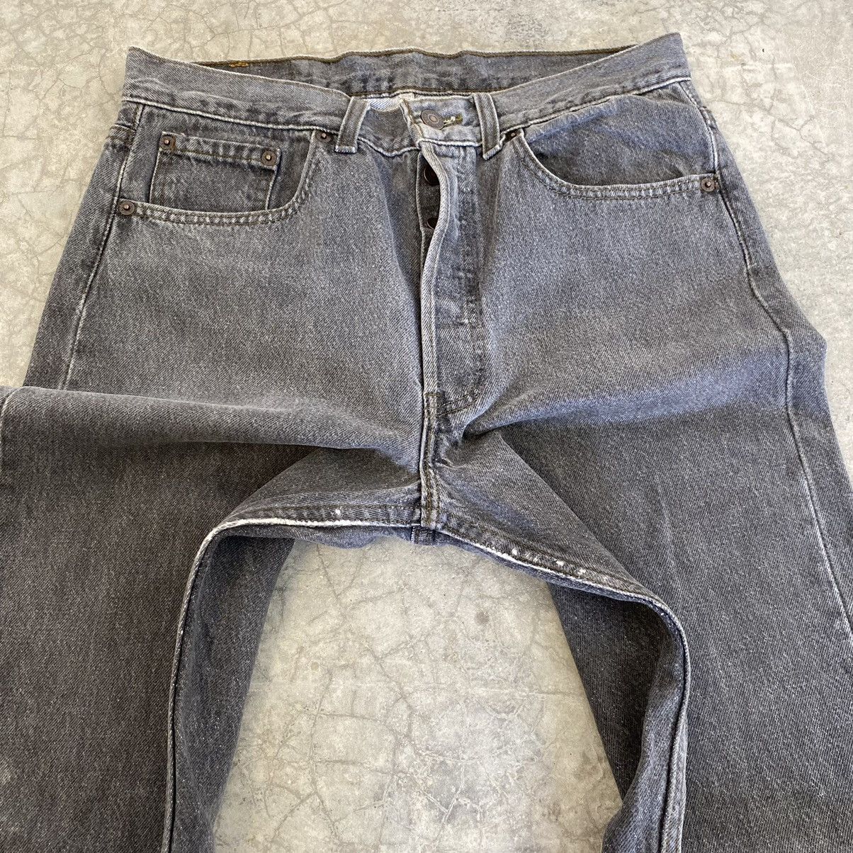 Levi's × Vintage Size 31x33.5 Vintage 1993 Levis 501 Ash Grey Jeans Size US 31 - 11 Thumbnail