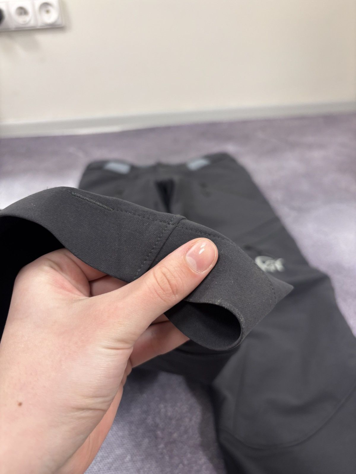 Norrona Norrona Men’s Svalbard Flex1 Caviar Black Outdoor Pants Size US 30 / EU 46 - 4 Thumbnail