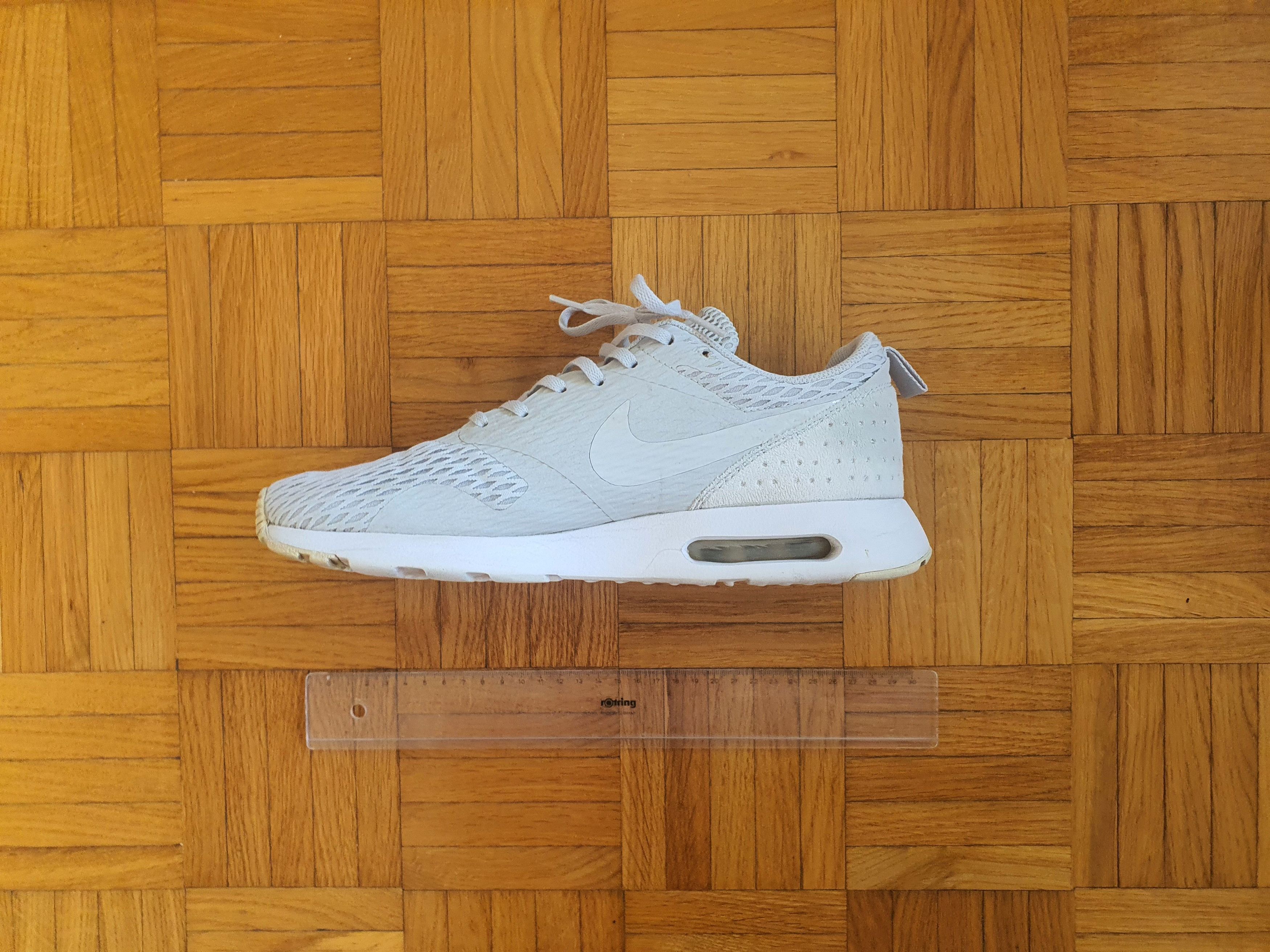 Nike AIR MAX TAVAS SE - Pure Platinum (718895-011) - Sz EU 44 Size US 10 / EU 43 - 10 Thumbnail