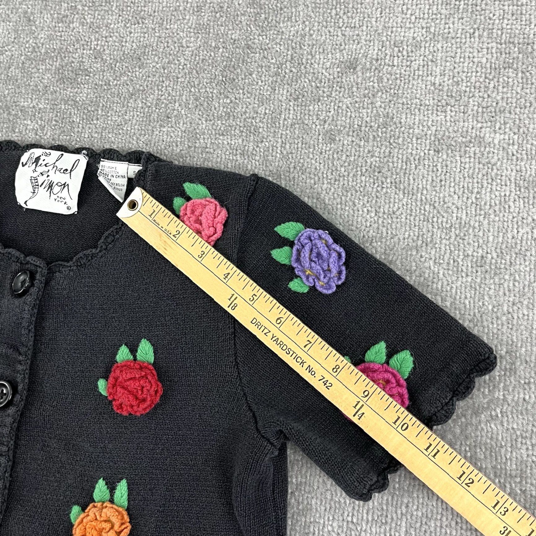 Vintage MICHAEL SIMON Black Floral Knit Cardigan Women's Small Crochet Sweater 90s Retro Size S / US 4 / IT 40 - 4 Thumbnail